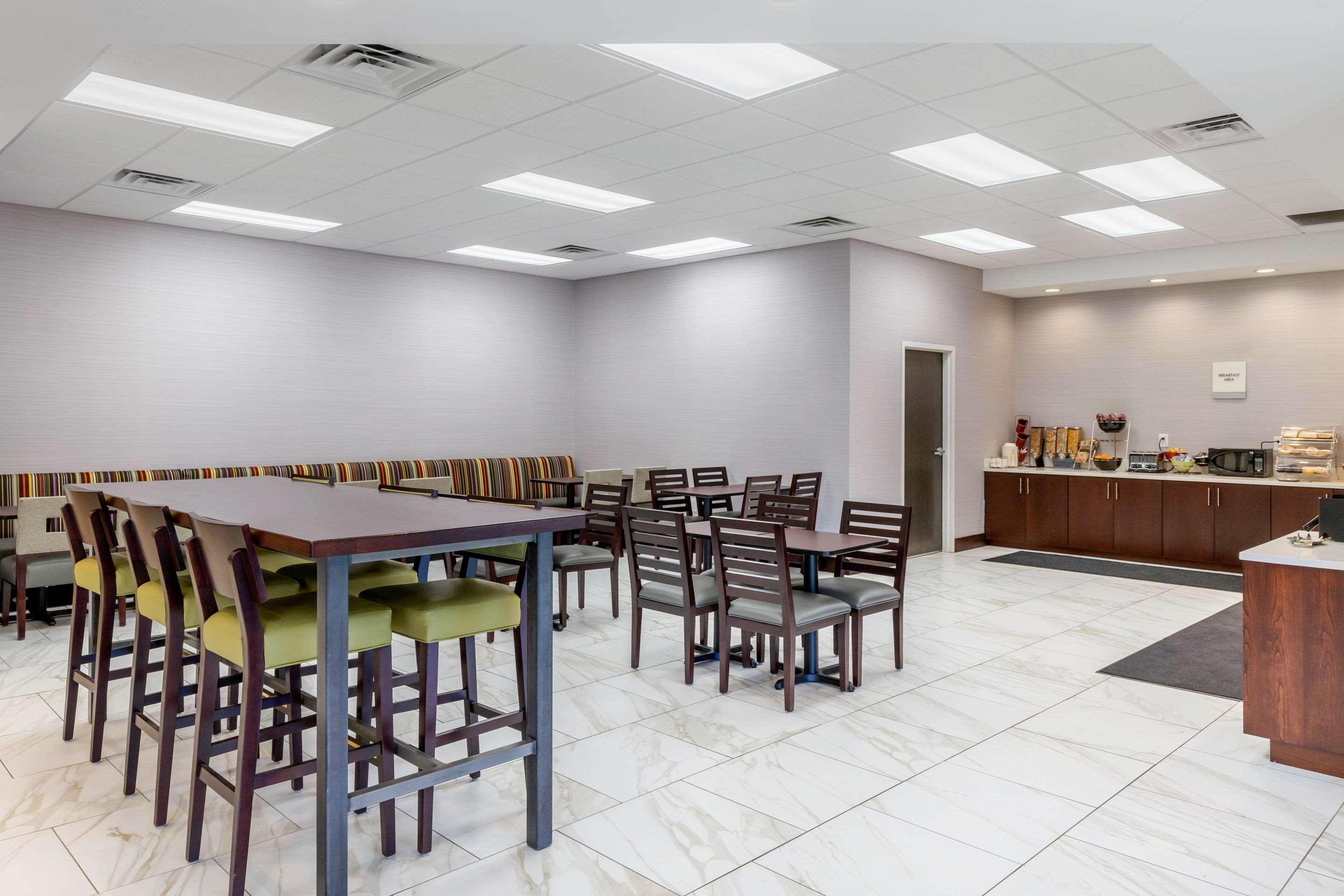 Days Inn And Suites By Wyndham Oxford Exterior foto